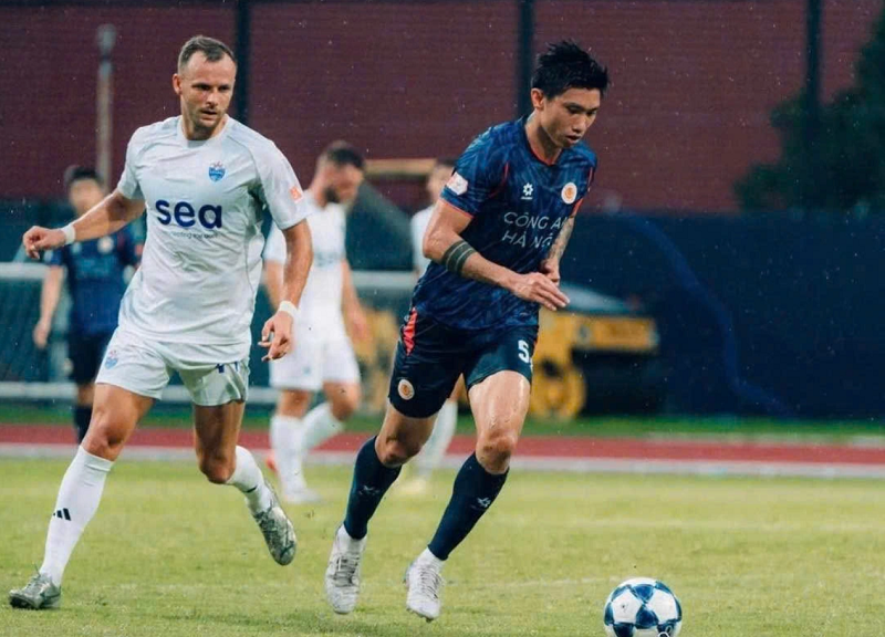 van-hau-tai-xuat-an-tuong-mang-bang-doi-truong-trong-tran-giao-huu-cua-cahn