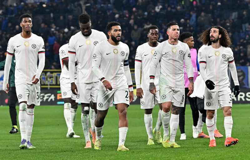 Tư duy an toàn đang kìm hãm hàng công Chelsea