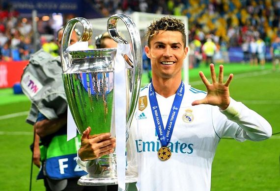 CR7 là ai? Giải mã hành trình trở thành huyền thoại vĩ đại nhất lịch sử bóng đá